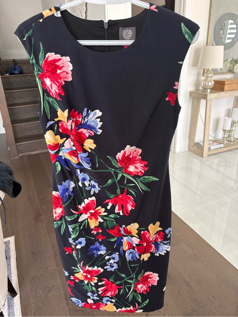 Vince Camuto Floral Scuba Sheath Dress - Size 6 - Picture 6 of 7